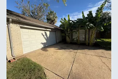 15311 Oak Terrace Drive, Houston, TX 77082 - Photo 2