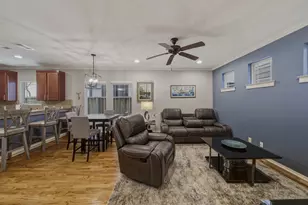 5832 Darling St, Houston, TX 77007 - Photo 2