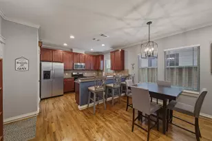 5832 Darling St, Houston, TX 77007 - Photo 1
