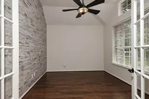 67 N Old Cedar Cir, The Woodlands, TX 77382 - Photo 4