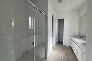 8302 Holly Blue Dr, Rosharon, TX 77583 - Photo 2