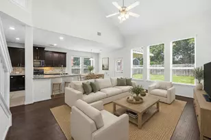 219 Myrtle Dr, Baytown, TX 77520 - Photo 10