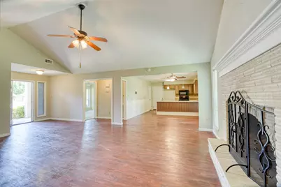 607 Rosewood Drive, Victoria, TX 77901 - Photo 8