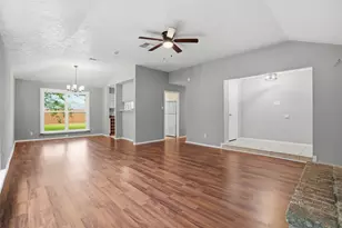 614 Leicester Ln, Houston, TX 77034 - Photo 6