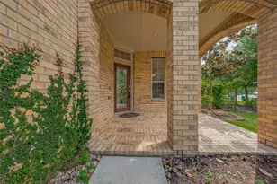 15 Wenoah Pl, The Woodlands, TX 77389 - Photo 2