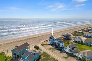 17812 Vera Cruz Blvd, Galveston, TX 77554 - Photo 2