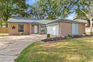 1207 Yorkshire Dr, Friendswood, TX 77546 - Photo 1