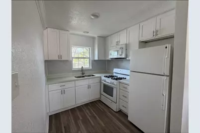 923 Knight Street #A2, Houston, TX 77022 - Photo 2