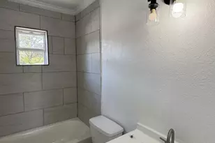 923 Knight St, Houston, TX 77022 - Photo 6