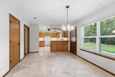 2 Rambling Wood Court, The Woodlands, TX 77380 - Photo 10