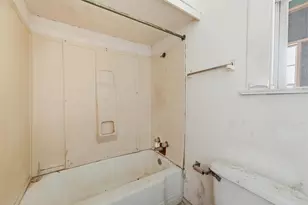 1702 Rosenberg St, Galveston, TX 77550 - Photo 18
