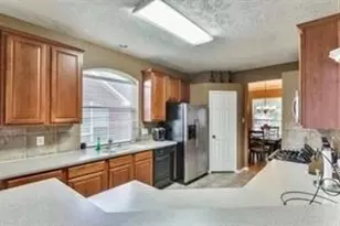 1621 N Yellowstone Dr, Deer Park, TX 77536 - Photo 10