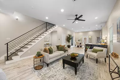 317 E 35th Street #A, Houston, TX 77018 - Photo 2