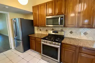 1903 Brushy Creek Dr, Sugar Land, TX 77478 - Photo 4