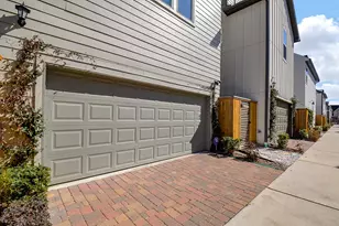 2419 W Kolbe Ln, Houston, TX 77080 - Photo 32