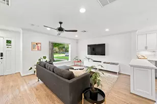 742 W 42nd St, Houston, TX 77018 - Photo 10