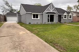 3303 Freshmeadows Dr, Houston, TX 77063 - Photo 2