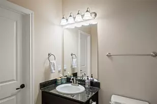 1114 W 25th St, Houston, TX 77008 - Photo 14