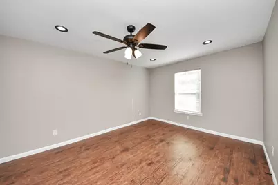 8918 Vinearbor Street, Houston, TX 77033 - Photo 22