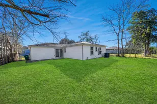 8918 Vinearbor St, Houston, TX 77033 - Photo 6