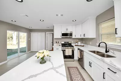 8918 Vinearbor Street, Houston, TX 77033 - Photo 16