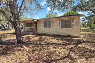 416 N Penn St, Flatonia, TX 78941 - Photo 12