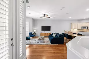 1010 Studer St, Houston, TX 77007 - Photo 2