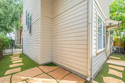 1010 Studer Street, Houston, TX 77007 - Photo 24
