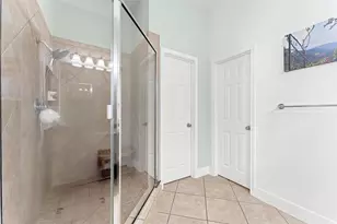 1010 Studer St, Houston, TX 77007 - Photo 14