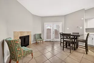 10855 Meadowglen Ln, Houston, TX 77042 - Photo 10