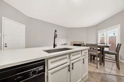 10855 Meadowglen Lane #608, Houston, TX 77042 - Photo 2