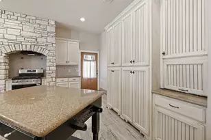 17422 Saddle Creek Dr, College Station, TX 77845 - Photo 10