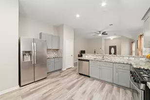 19610 Kingston Green Ln, Houston, TX 77073 - Photo 10