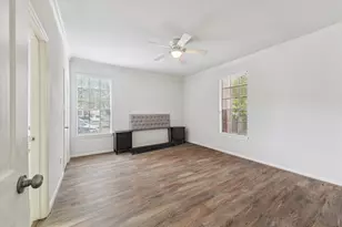 2255 Braeswood Park Dr, Houston, TX 77030 - Photo 10