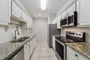 2255 Braeswood Park Dr, Houston, TX 77030 - Photo 12