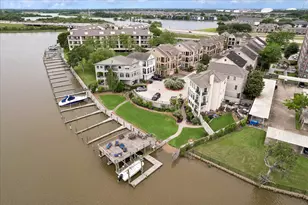 18725 Egret Oaks Ln, Webster, TX 77058 - Photo 2