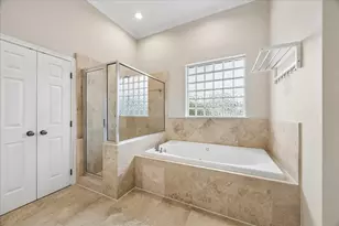 18725 Egret Oaks Ln, Webster, TX 77058 - Photo 16