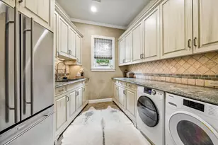 11718 Providence Park, Houston, TX 77024 - Photo 32