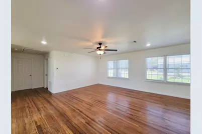 413 S Market Street, Brazoria, TX 77422 - Photo 6