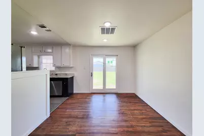 413 S Market Street, Brazoria, TX 77422 - Photo 10