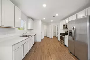 3034 Twisted Myrtle Dr, Conroe, TX 77301 - Photo 10