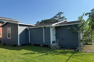 2701 Timber Dr, Dickinson, TX 77539 - Photo 2