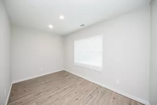 10317 Lake Rd, Houston, TX 77070 - Photo 8