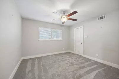10303 Greenwillow Street, Houston, TX 77035 - Photo 12