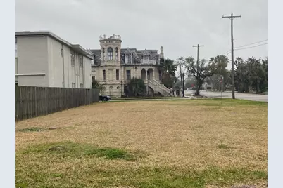 1628 Sealy Street, Galveston, TX 77550 - Photo 1