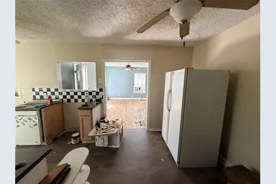 1410 15th St, Huntsville, TX 77340 - Photo 14