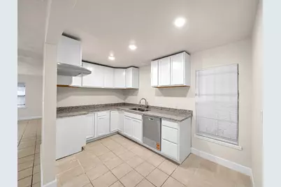 3032 Briarwick Lane, Houston, TX 77093 - Photo 4