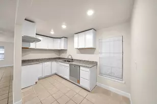 3032 Briarwick Ln, Houston, TX 77093 - Photo 4