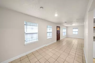 3032 Briarwick Lane, Houston, TX 77093 - Photo 8