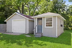 620 S Bell St, Bellville, TX 77418 - Photo 6